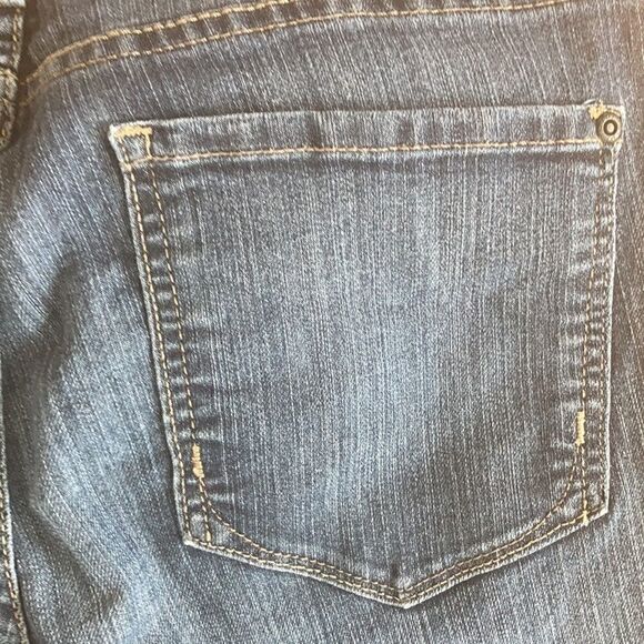 NYDJ denim lightweight dark wash straight leg jeans and capris size 6 - Picture 3 of 16